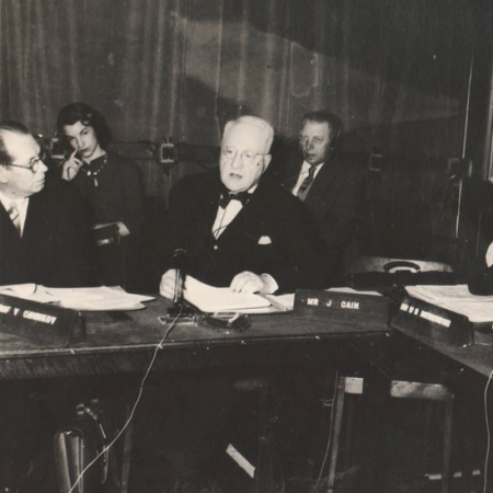 В. И. Шунков во Франции на заседании ЮНЕСКО. 1956. Из архива НКМ